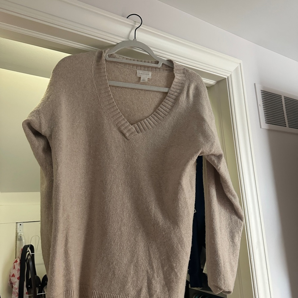 Women's V-Neck Sweater - Cream